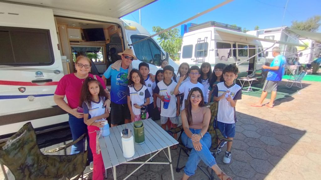 Caravana Motorhome Bioceânica é sucesso de interação e socialização em Caracol