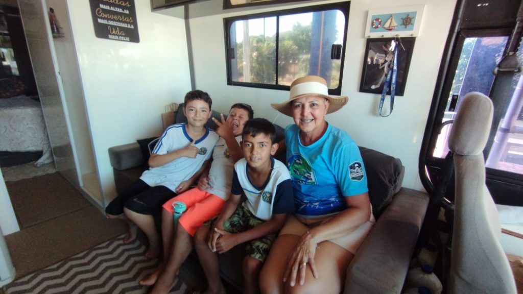 Caravana Motorhome Bioceânica é sucesso de interação e socialização em Caracol