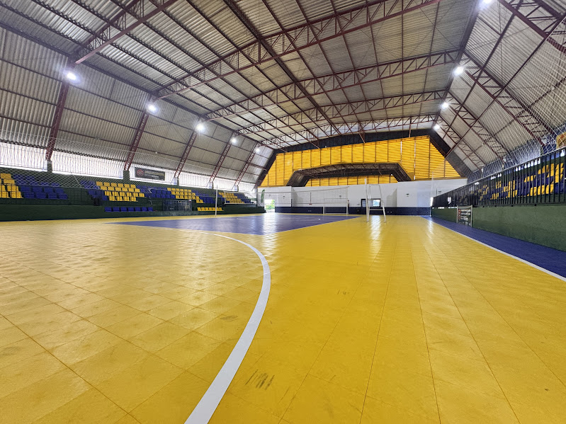 Reforma do Ginásio Primeiro de Maio em Caracol é inaugurada com grande público