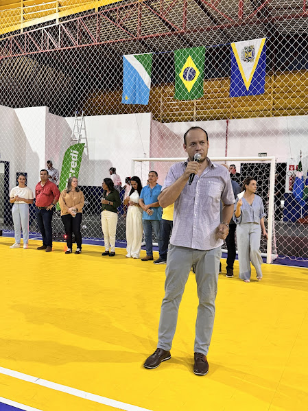 Reforma do Ginásio Primeiro de Maio em Caracol é inaugurada com grande público