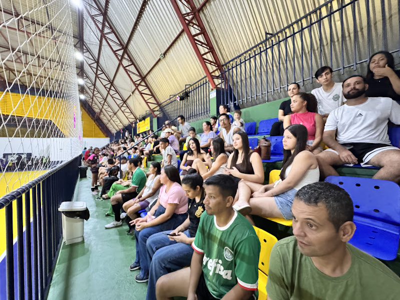 Reforma do Ginásio Primeiro de Maio em Caracol é inaugurada com grande público