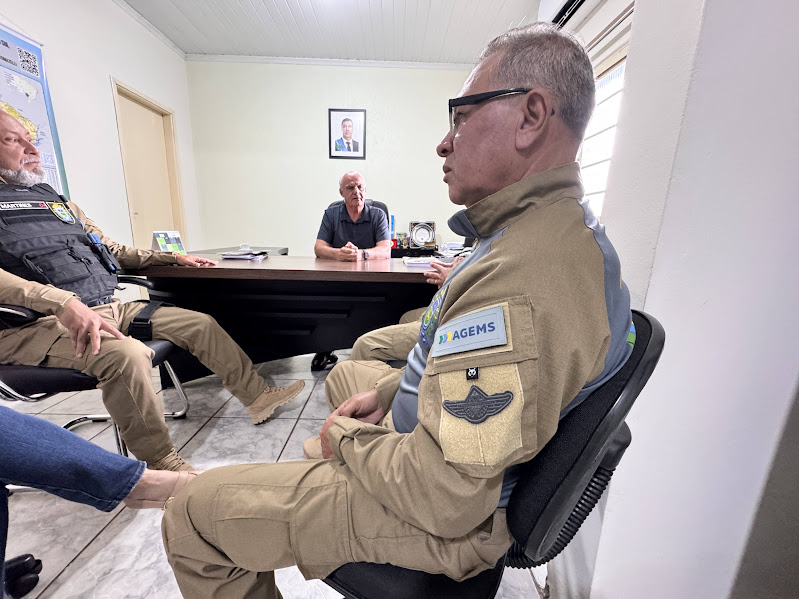 Equipe da AGEMS cumpre agenda de orientação e fiscalização sobre transporte irregular em Caracol Equipe da AGEMS cumpre agenda de orientação e fiscalização sobre transporte irregular em Caracol