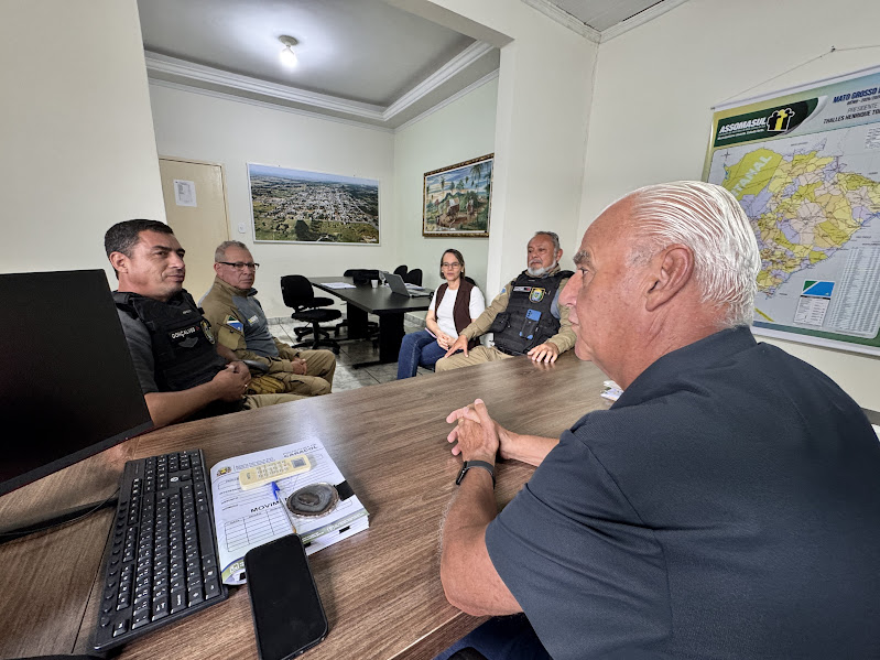 Equipe da AGEMS cumpre agenda de orientação e fiscalização sobre transporte irregular em Caracol Equipe da AGEMS cumpre agenda de orientação e fiscalização sobre transporte irregular em Caracol