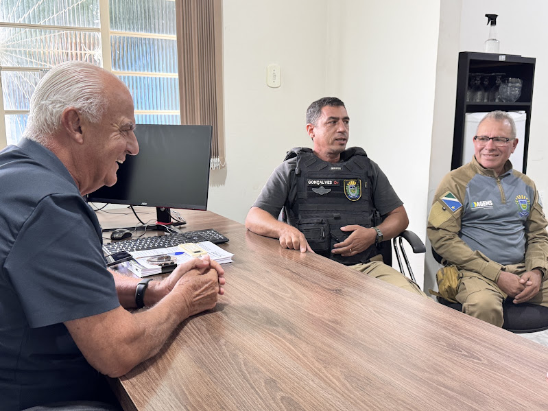 Equipe da AGEMS cumpre agenda de orientação e fiscalização sobre transporte irregular em Caracol Equipe da AGEMS cumpre agenda de orientação e fiscalização sobre transporte irregular em Caracol