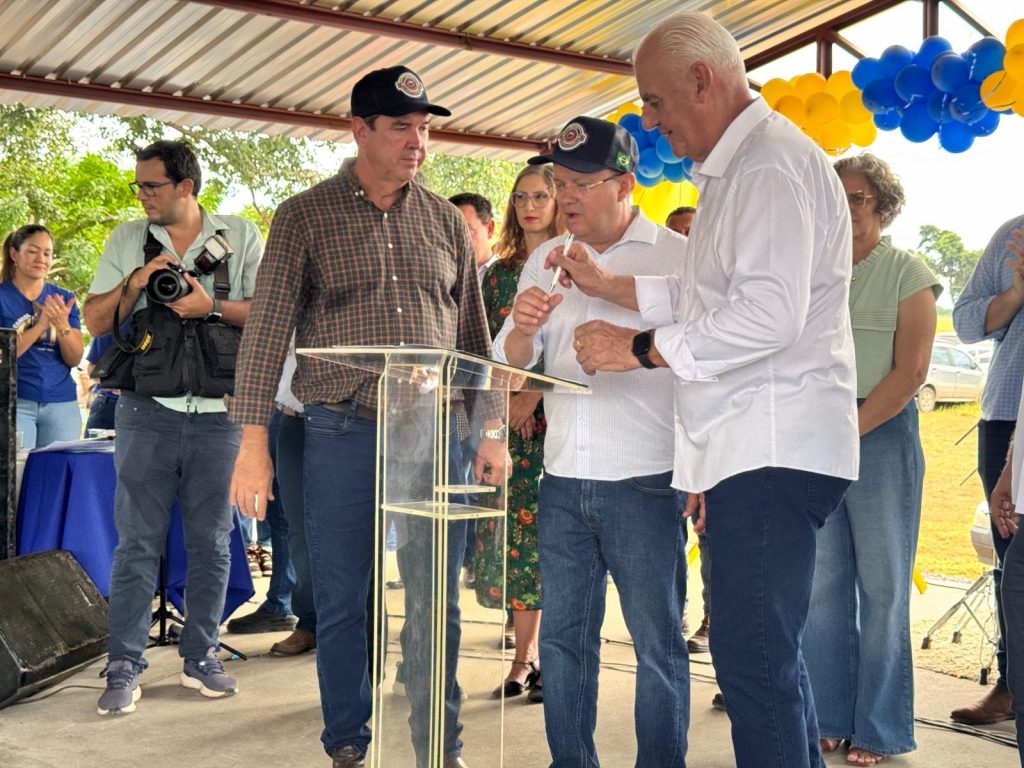 Prefeito Neco e governador Riedel comemoram mais de R$ 51 milhões em investimentos em Caracol
