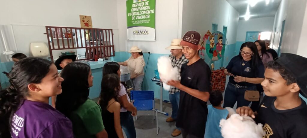 Arraiá do SCFV reúne famílias e fortalece a integração entre gerações em Caracol