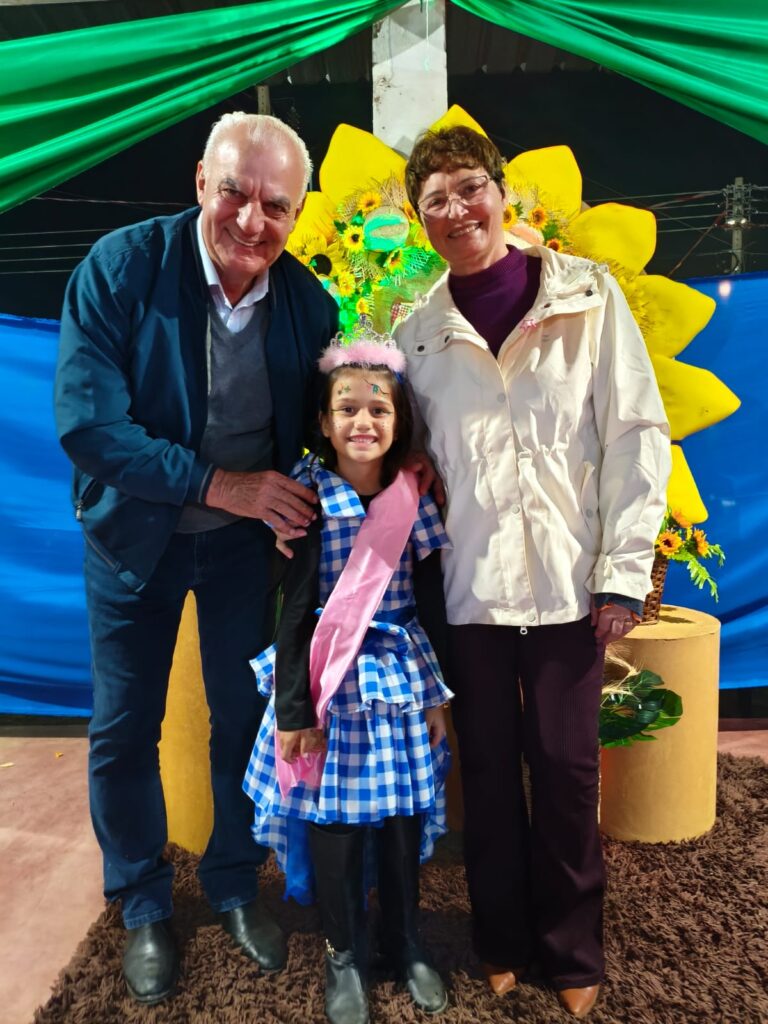Público comparece em massa e vence o frio na Festa Julina das Escolas João José Leite da Silva e Joaquim dos Santos Público comparece em massa e vence o frio na Festa Julina das Escolas João José Leite da Silva e Joaquim dos Santos