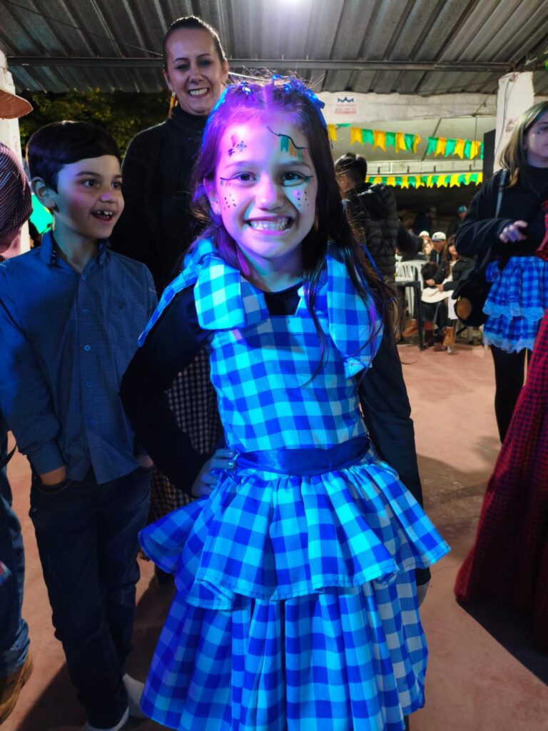 Público comparece em massa e vence o frio na Festa Julina das Escolas João José Leite da Silva e Joaquim dos Santos Público comparece em massa e vence o frio na Festa Julina das Escolas João José Leite da Silva e Joaquim dos Santos