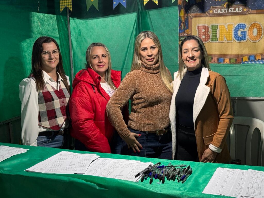 Público comparece em massa e vence o frio na Festa Julina das Escolas João José Leite da Silva e Joaquim dos Santos Público comparece em massa e vence o frio na Festa Julina das Escolas João José Leite da Silva e Joaquim dos Santos