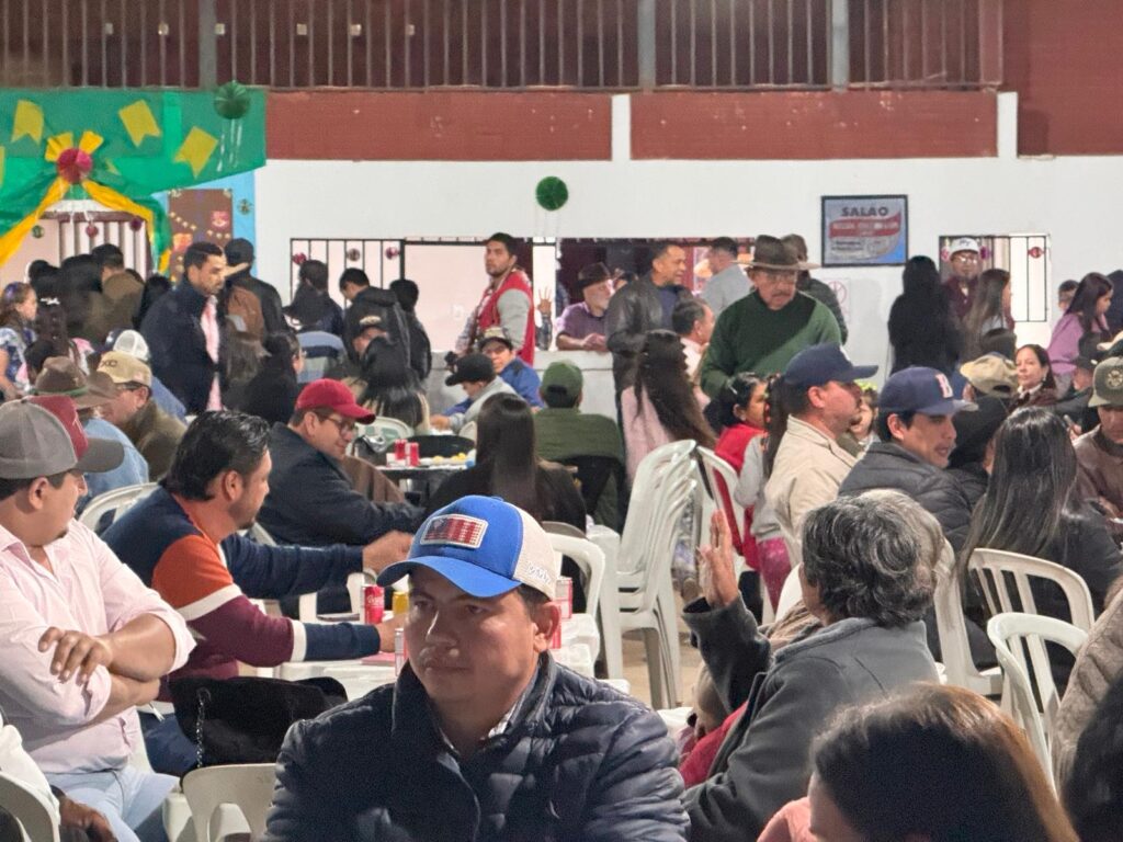 Público comparece em massa e vence o frio na Festa Julina das Escolas João José Leite da Silva e Joaquim dos Santos Público comparece em massa e vence o frio na Festa Julina das Escolas João José Leite da Silva e Joaquim dos Santos