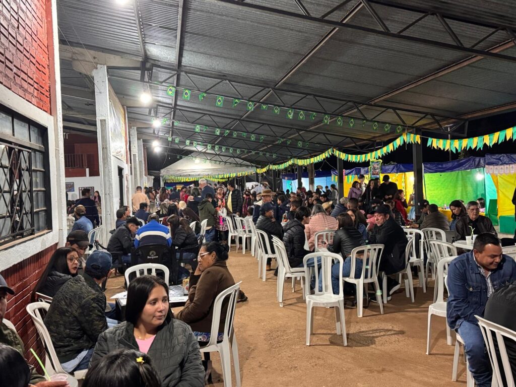 Público comparece em massa e vence o frio na Festa Julina das Escolas João José Leite da Silva e Joaquim dos Santos Público comparece em massa e vence o frio na Festa Julina das Escolas João José Leite da Silva e Joaquim dos Santos