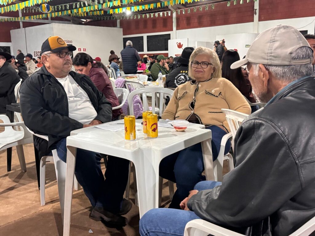 Público comparece em massa e vence o frio na Festa Julina das Escolas João José Leite da Silva e Joaquim dos Santos Público comparece em massa e vence o frio na Festa Julina das Escolas João José Leite da Silva e Joaquim dos Santos