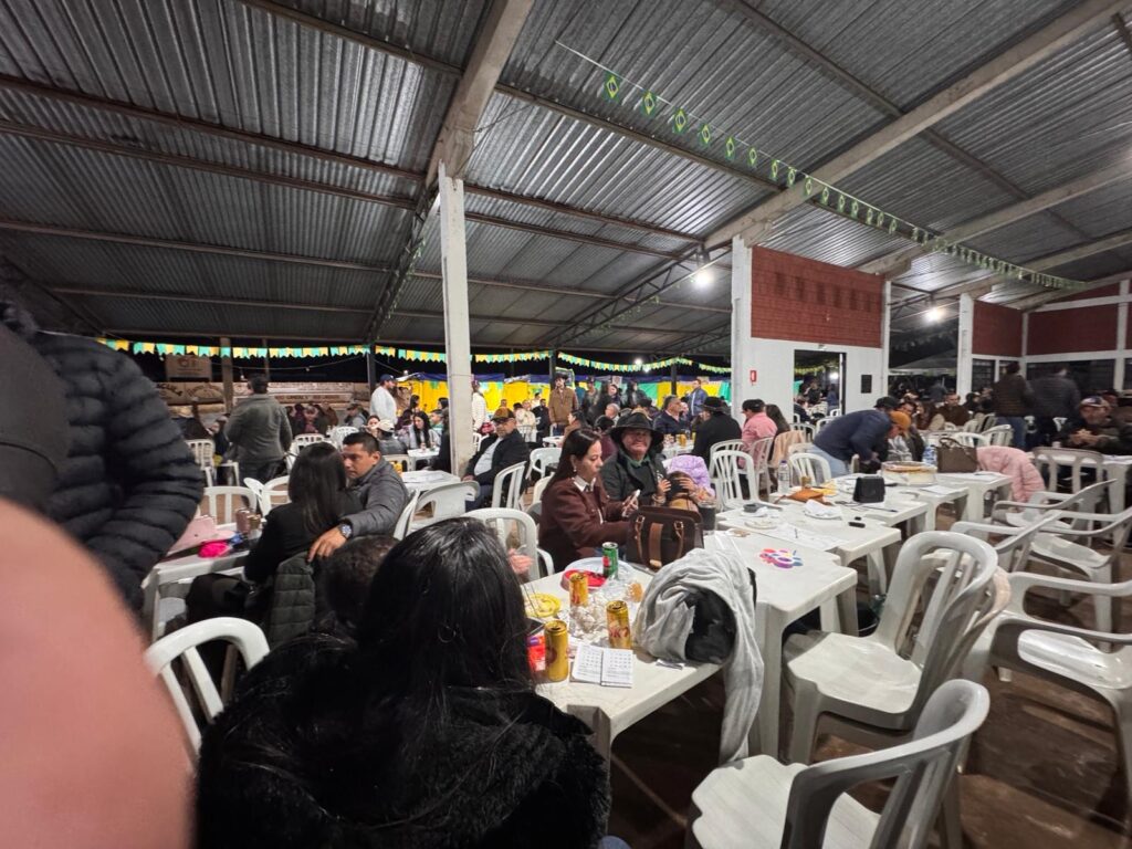 Público comparece em massa e vence o frio na Festa Julina das Escolas João José Leite da Silva e Joaquim dos Santos Público comparece em massa e vence o frio na Festa Julina das Escolas João José Leite da Silva e Joaquim dos Santos