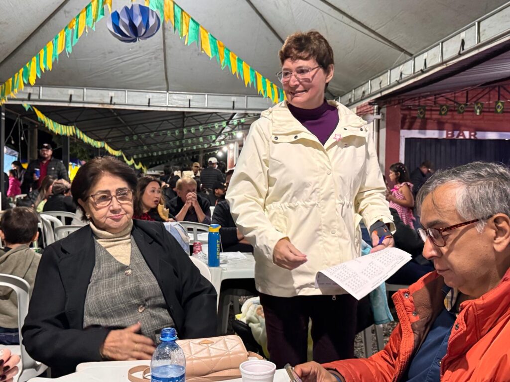Público comparece em massa e vence o frio na Festa Julina das Escolas João José Leite da Silva e Joaquim dos Santos Público comparece em massa e vence o frio na Festa Julina das Escolas João José Leite da Silva e Joaquim dos Santos