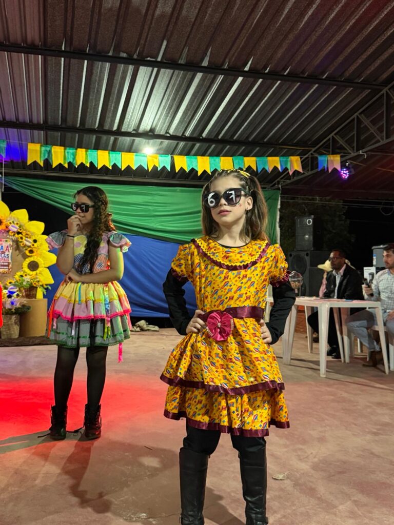 Público comparece em massa e vence o frio na Festa Julina das Escolas João José Leite da Silva e Joaquim dos Santos Público comparece em massa e vence o frio na Festa Julina das Escolas João José Leite da Silva e Joaquim dos Santos