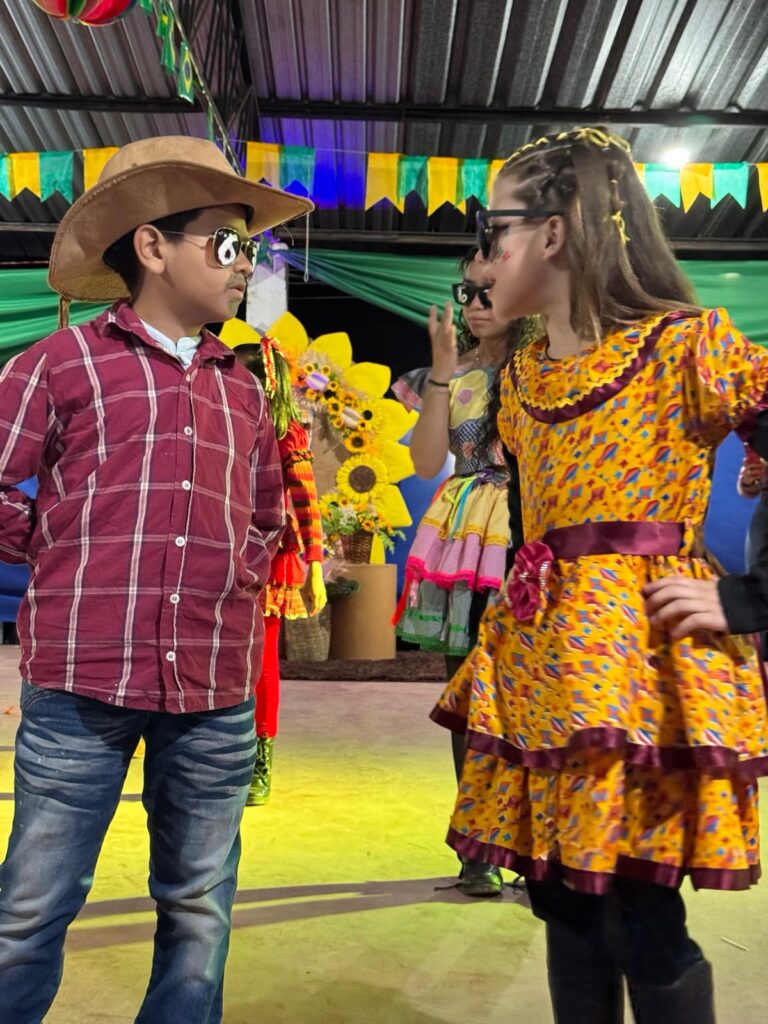 Público comparece em massa e vence o frio na Festa Julina das Escolas João José Leite da Silva e Joaquim dos Santos Público comparece em massa e vence o frio na Festa Julina das Escolas João José Leite da Silva e Joaquim dos Santos
