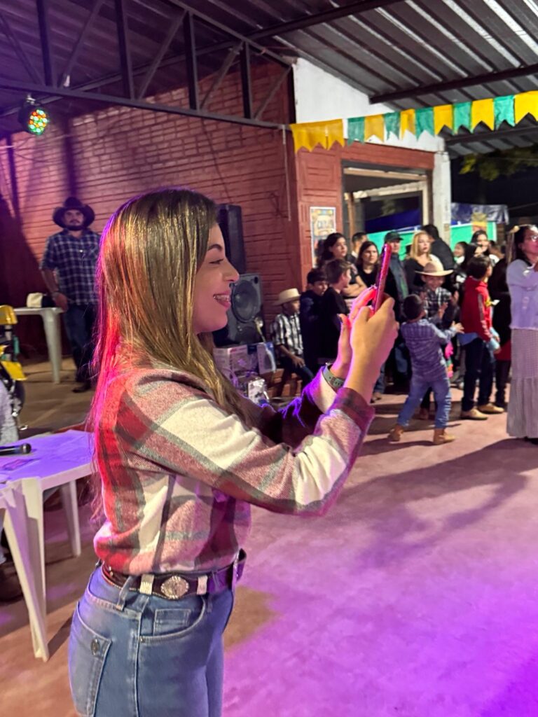 Público comparece em massa e vence o frio na Festa Julina das Escolas João José Leite da Silva e Joaquim dos Santos Público comparece em massa e vence o frio na Festa Julina das Escolas João José Leite da Silva e Joaquim dos Santos