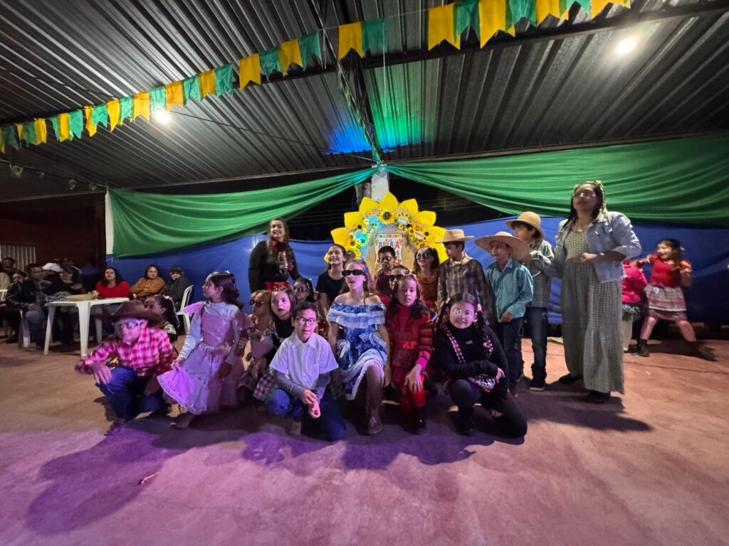 Público comparece em massa e vence o frio na Festa Julina das Escolas João José Leite da Silva e Joaquim dos Santos Público comparece em massa e vence o frio na Festa Julina das Escolas João José Leite da Silva e Joaquim dos Santos