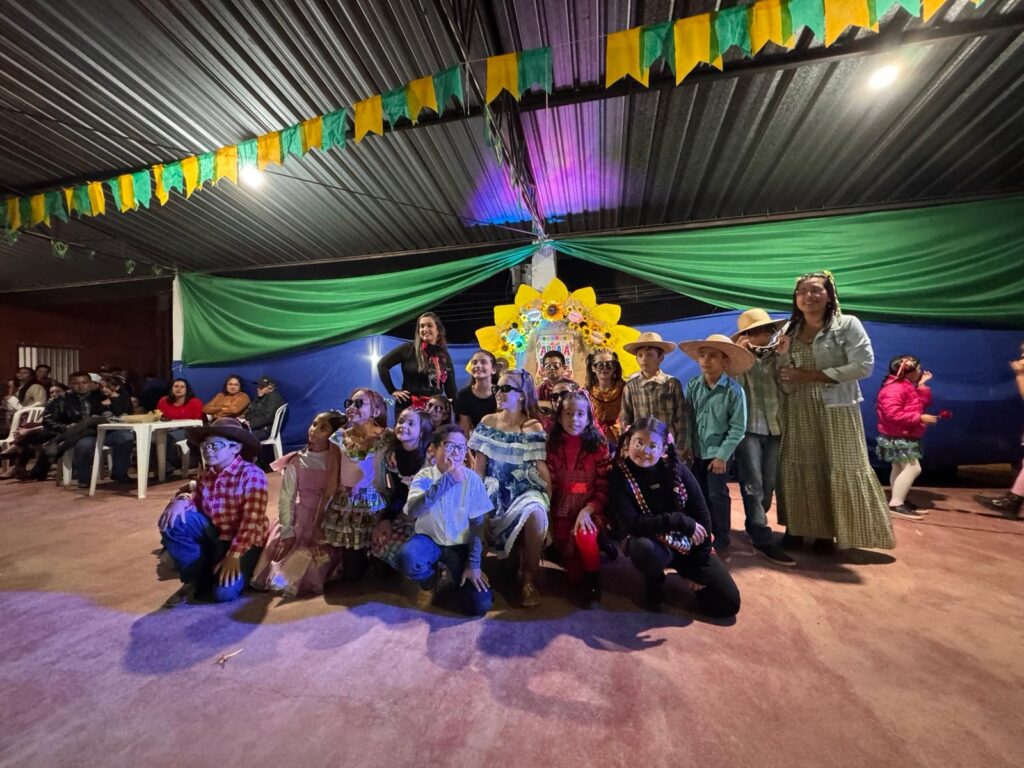 Público comparece em massa e vence o frio na Festa Julina das Escolas João José Leite da Silva e Joaquim dos Santos Público comparece em massa e vence o frio na Festa Julina das Escolas João José Leite da Silva e Joaquim dos Santos