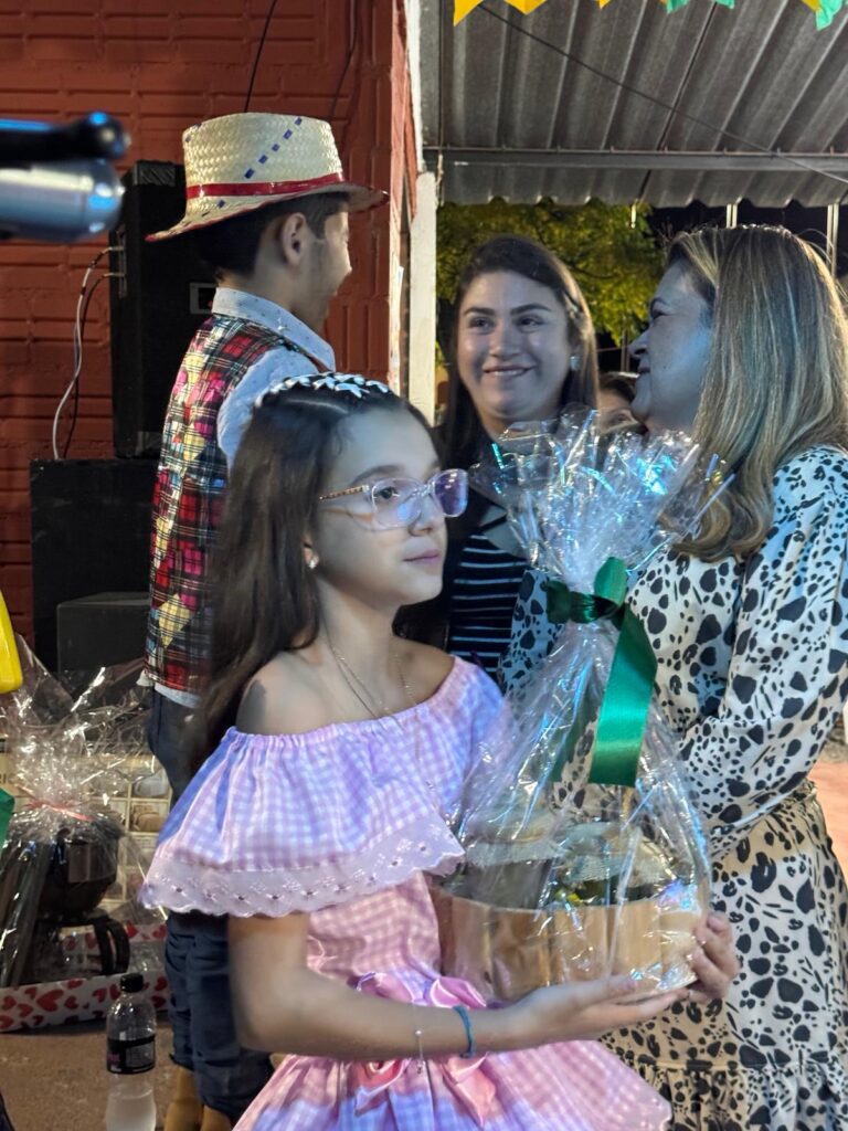 Público comparece em massa e vence o frio na Festa Julina das Escolas João José Leite da Silva e Joaquim dos Santos Público comparece em massa e vence o frio na Festa Julina das Escolas João José Leite da Silva e Joaquim dos Santos
