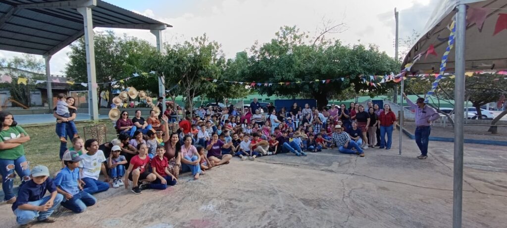 Arraiá do SCFV reúne famílias e fortalece a integração entre gerações em Caracol