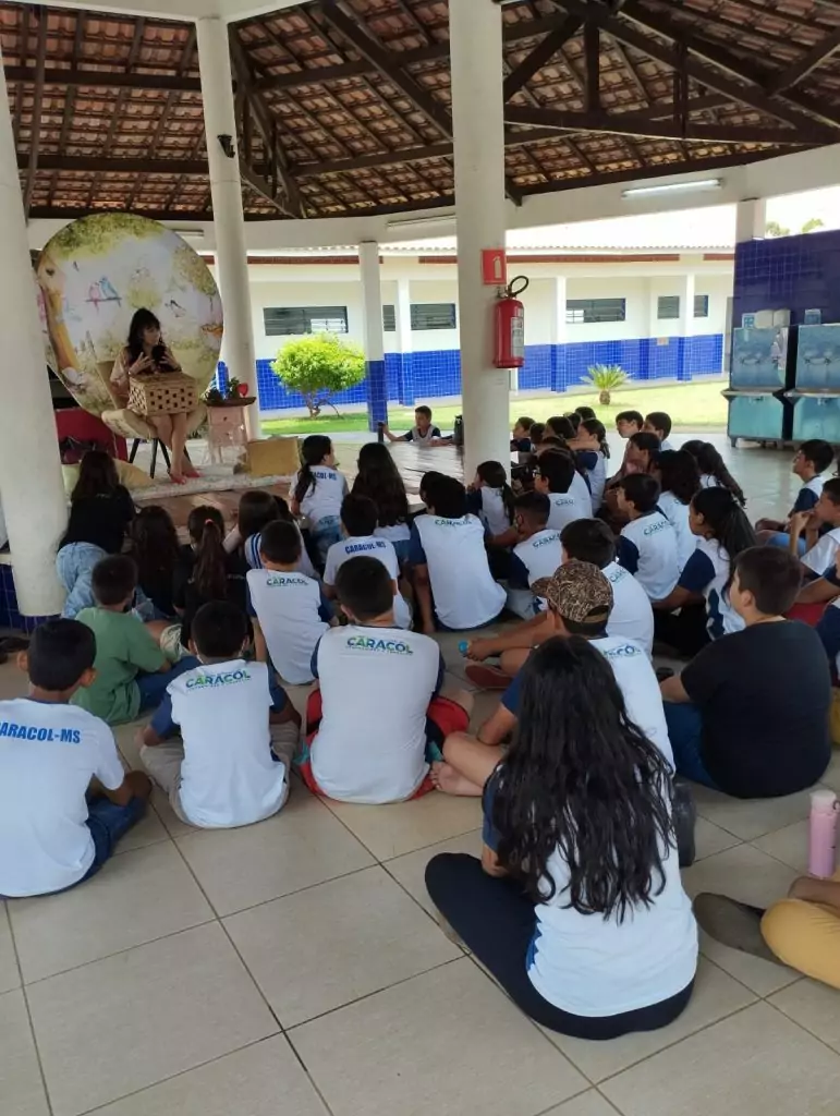 Escritora Sul-Mato-Grossense Sandra Andrade participa de Contação de Histórias com alunos da rede municipal de Caracol
