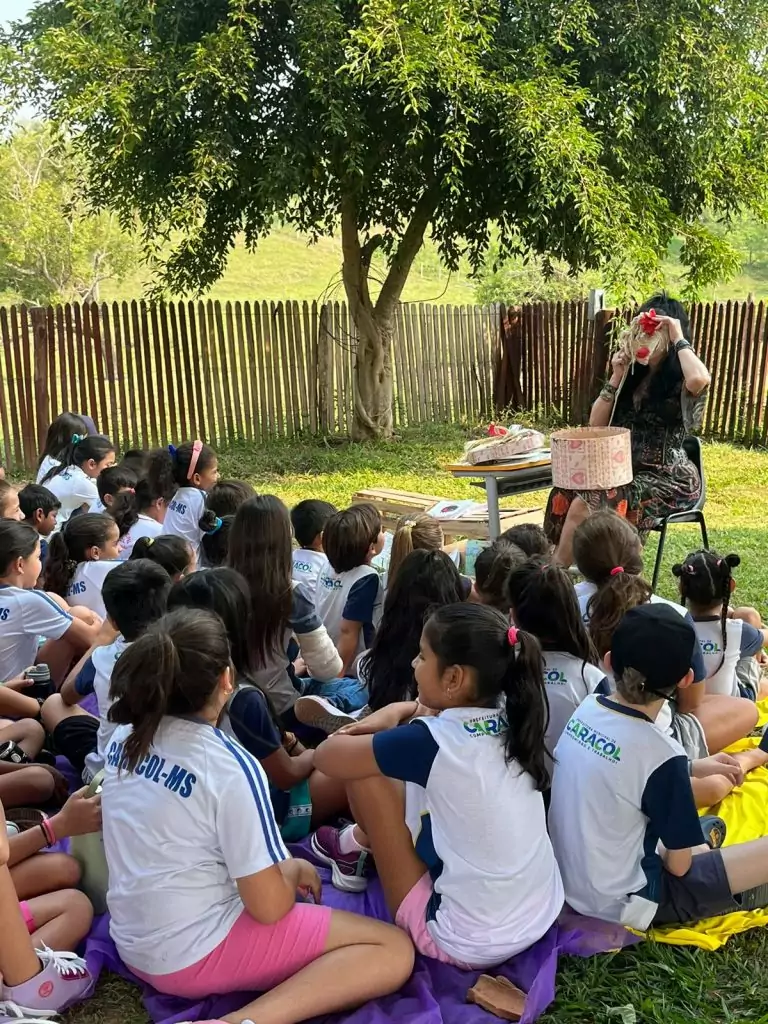 Escritora Sul-Mato-Grossense Sandra Andrade participa de Contação de Histórias com alunos da rede municipal de Caracol