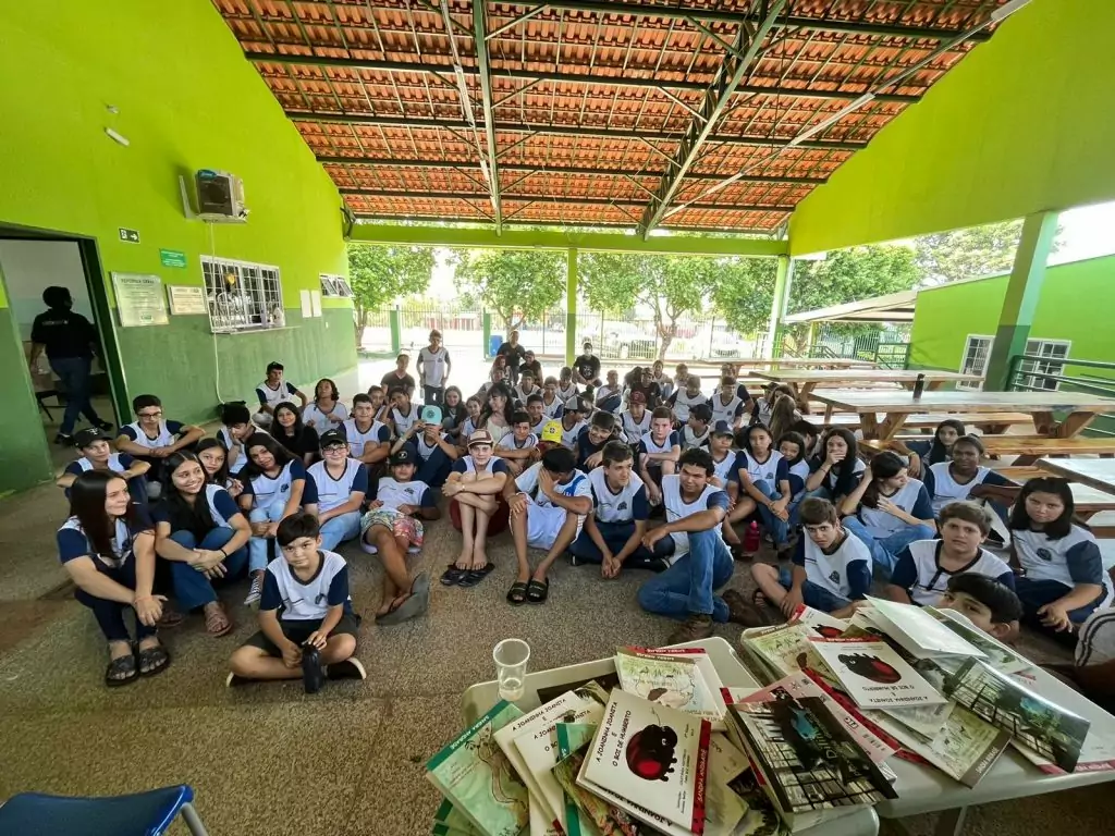 Escritora Sul-Mato-Grossense Sandra Andrade participa de Contação de Histórias com alunos da rede municipal de Caracol