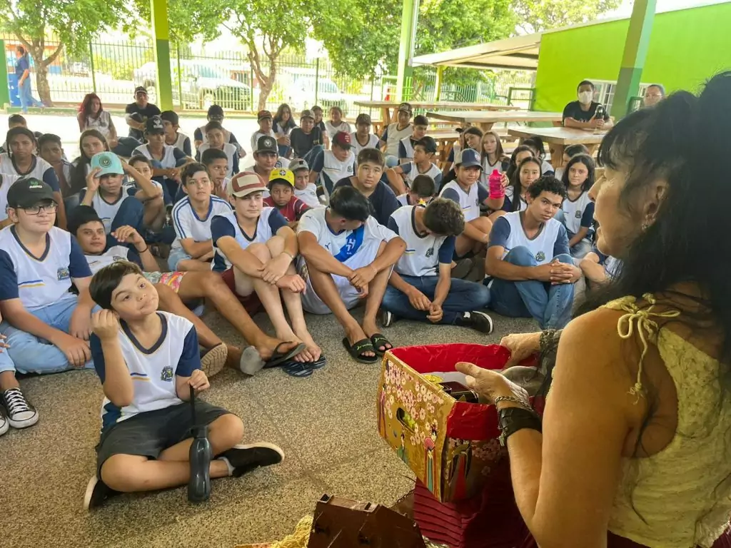 Escritora Sul-Mato-Grossense Sandra Andrade participa de Contação de Histórias com alunos da rede municipal de Caracol
