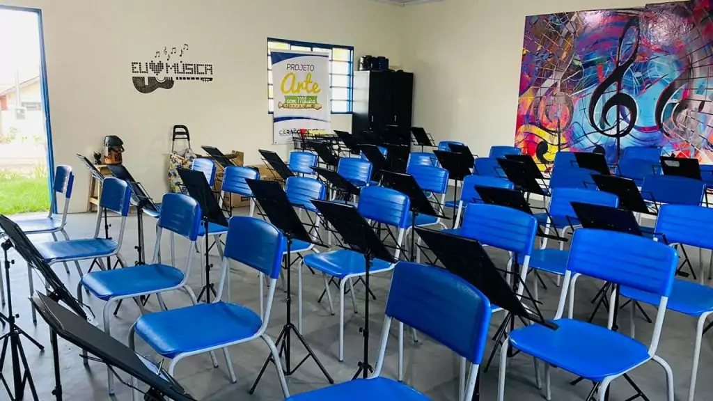 Escolas municipais de Caracol recebem materiais lúdicos da Cooperativa Sicredi
