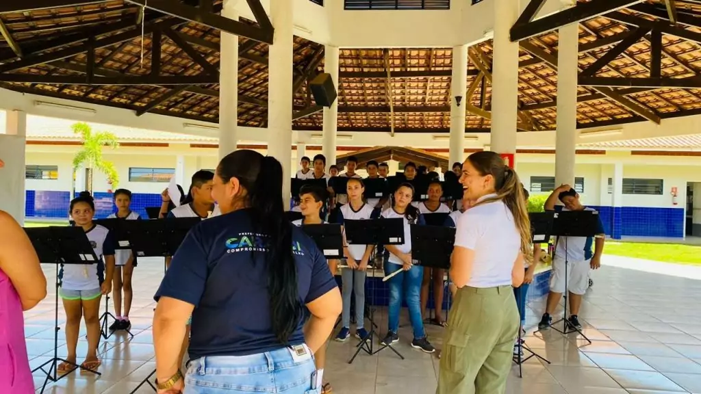 Escolas municipais de Caracol recebem materiais lúdicos da Cooperativa Sicredi