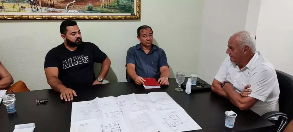 Prefeitura de Caracol apresenta projeto para construção de unidades habitacionais no município