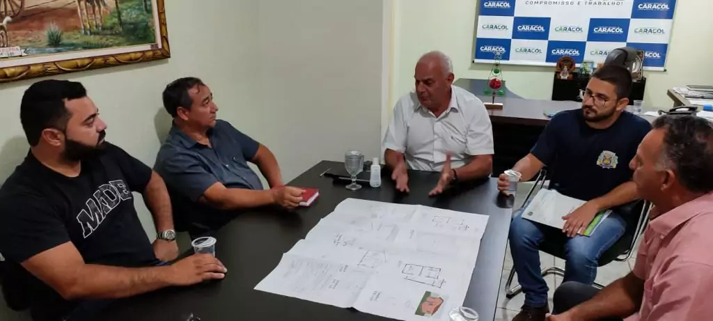 Prefeitura de Caracol apresenta projeto para construção de unidades habitacionais no município