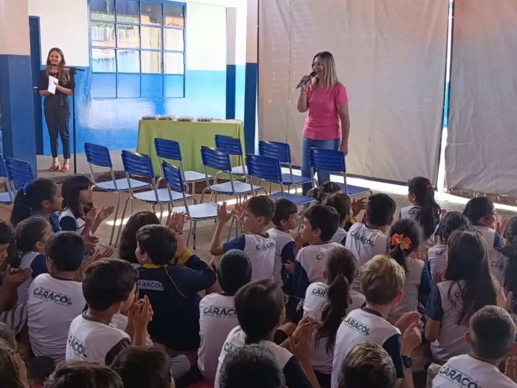 Fotografias dos estudantes da Rede Municipal de Ensino irão compor as capas dos Kits Escolares 2025 Fotografias dos estudantes da Rede Municipal de Ensino irão compor as capas dos Kits Escolares 2025