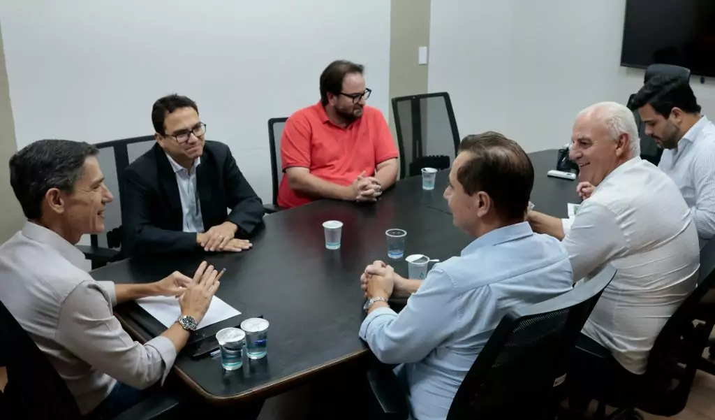 Após fortes chuvas, prefeitos de Caracol e Jardim buscam apoio da AGESUL para recuperação de estradas Após fortes chuvas, prefeitos de Caracol e Jardim buscam apoio da AGESUL para recuperação de estradas