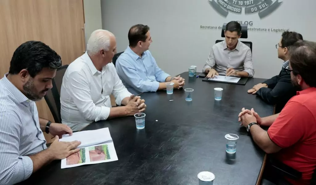 Após fortes chuvas, prefeitos de Caracol e Jardim buscam apoio da AGESUL para recuperação de estradas Após fortes chuvas, prefeitos de Caracol e Jardim buscam apoio da AGESUL para recuperação de estradas