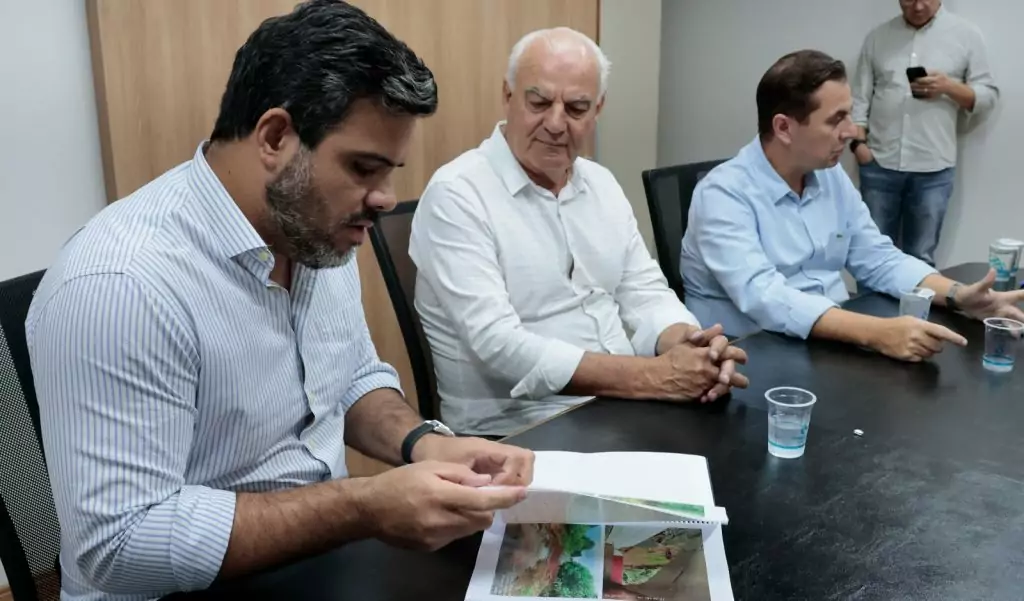 Após fortes chuvas, prefeitos de Caracol e Jardim buscam apoio da AGESUL para recuperação de estradas Após fortes chuvas, prefeitos de Caracol e Jardim buscam apoio da AGESUL para recuperação de estradas