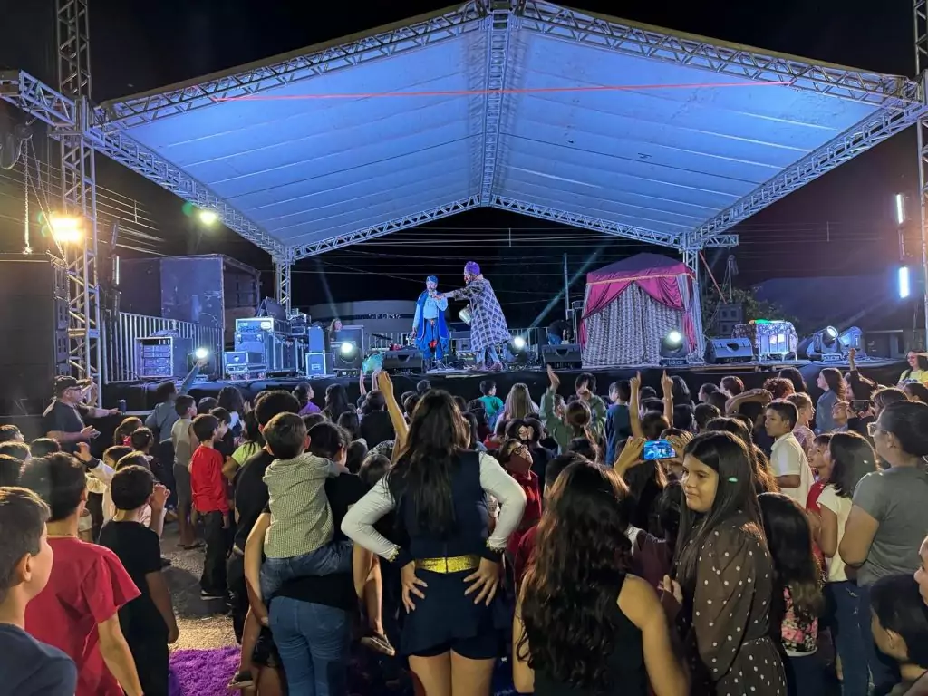 Prefeito Neco Pagliosa comemora sucesso da programao dos 60 anos de Caracol