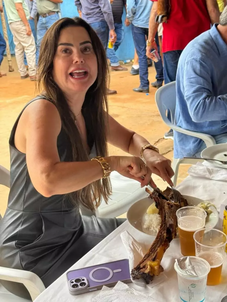 Prefeito Neco Pagliosa comemora sucesso da programao dos 60 anos de Caracol