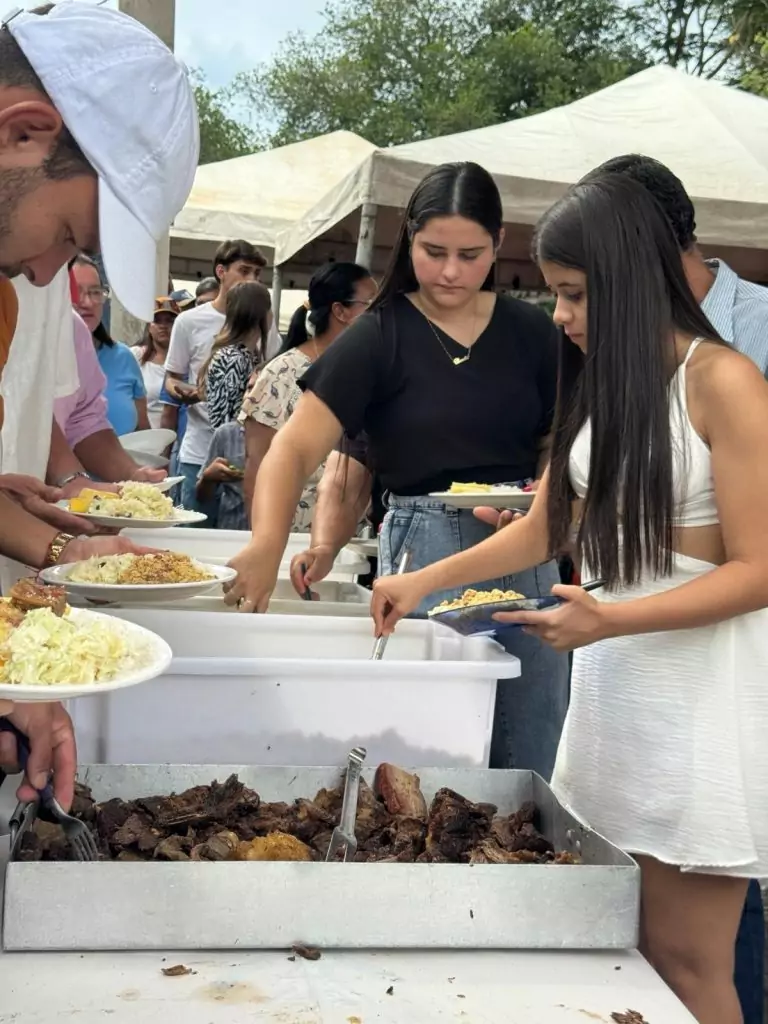 Prefeito Neco Pagliosa comemora sucesso da programao dos 60 anos de Caracol
