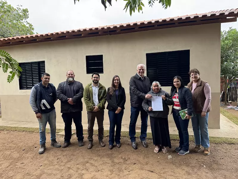Prefeitura de Caracol entrega mais duas casas pelo Projeto Substituição de Moradia Precária Prefeitura de Caracol entrega mais duas casas pelo Projeto Substituição de Moradia Precária