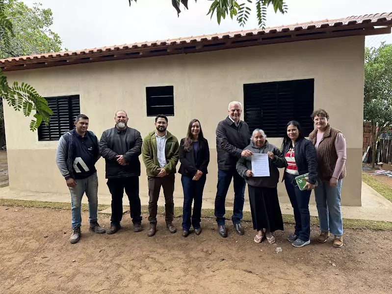 Prefeitura de Caracol entrega mais duas casas pelo Projeto Substituição de Moradia Precária Prefeitura de Caracol entrega mais duas casas pelo Projeto Substituição de Moradia Precária