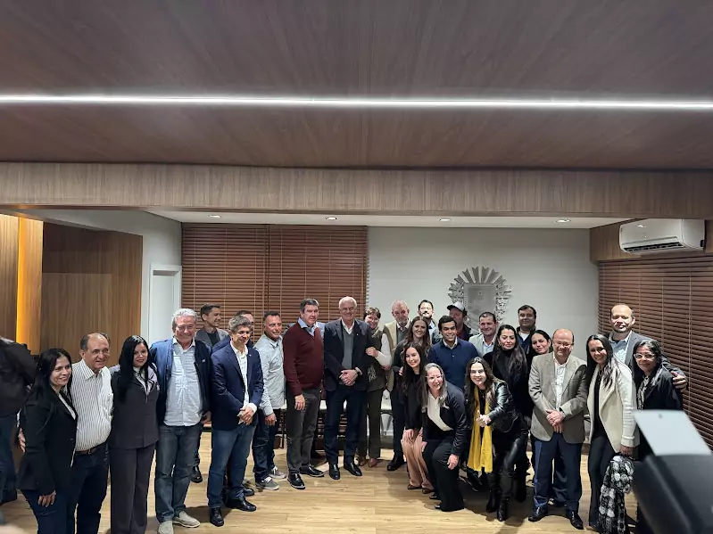 Prefeito Neco Pagliosa coordena comitiva de Caracol para audiência com o governador Riedel e garante novos investimentos Prefeito Neco Pagliosa coordena comitiva de Caracol para audiência com o governador Riedel e garante novos investimentos