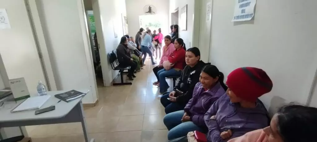 Junto com o frio, Assistência Social de Caracol entrega cobertores e carinho