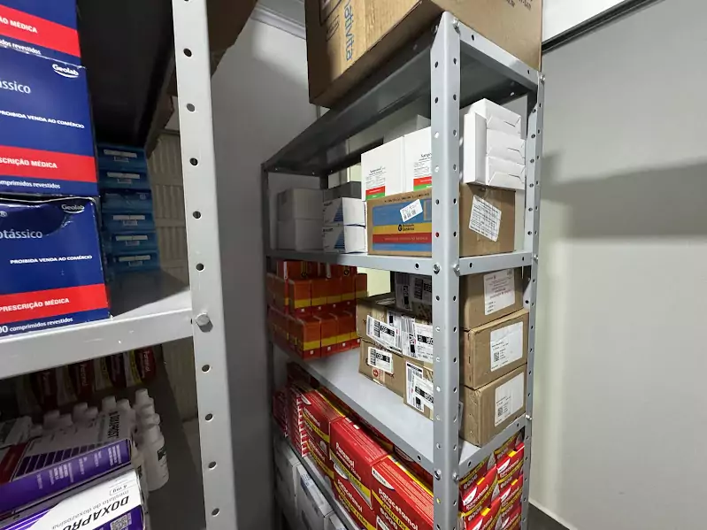 Farmácia Pública de Caracol amplia atendimento e passa a entregar medicamentos também no período noturno Farmácia Pública de Caracol amplia atendimento e passa a entregar medicamentos também no período noturno