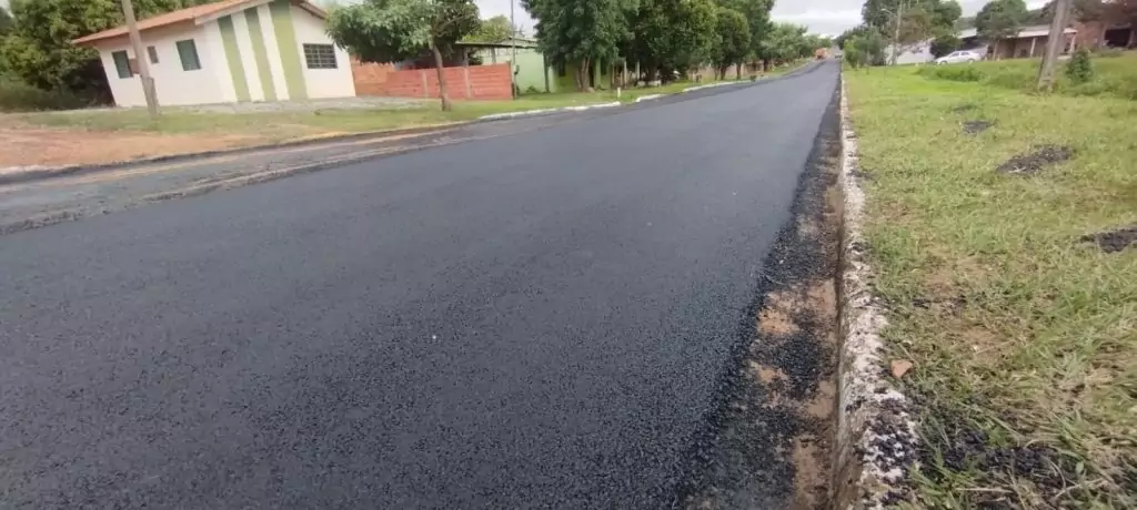 Prefeitura e Governo do Estado iniciam recapeamento em ruas de Caracol