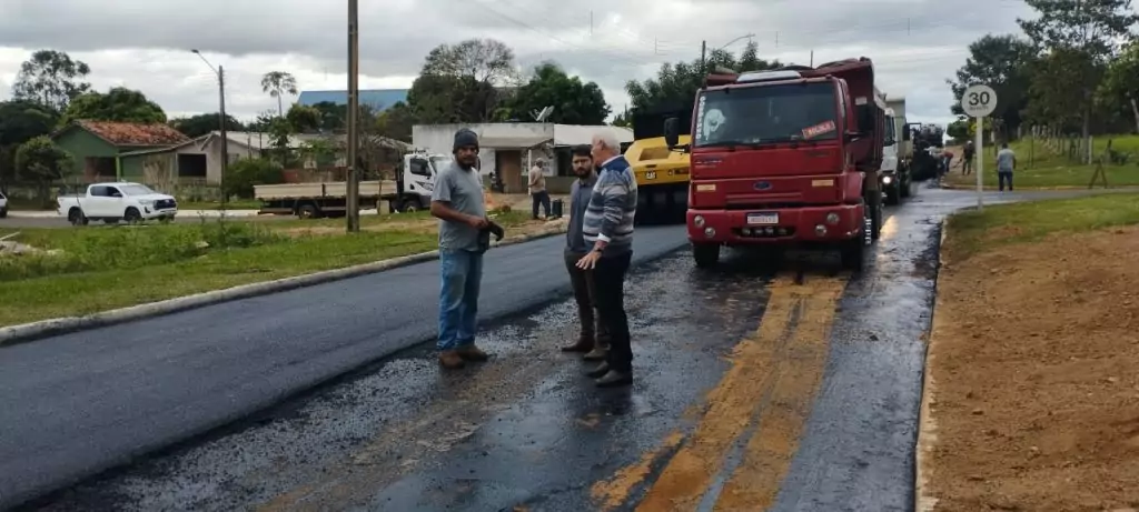 Prefeitura e Governo do Estado iniciam recapeamento em ruas de Caracol