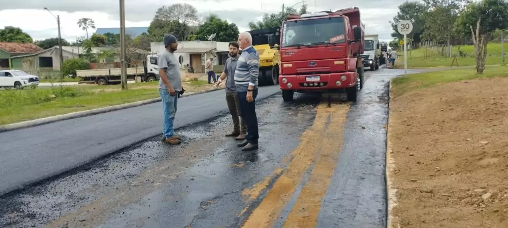 Prefeitura e Governo do Estado iniciam recapeamento em ruas de Caracol