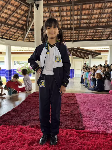 Caracol entrega uniformes para 100% da Rede Municipal de Ensino