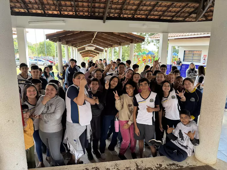 Caracol entrega uniformes para 100% da Rede Municipal de Ensino